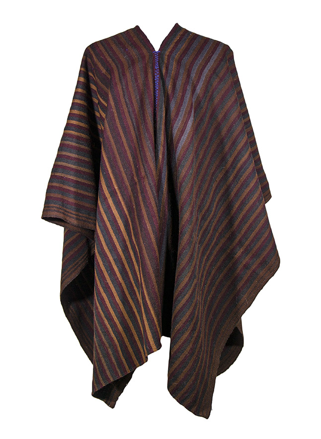 Titicacasøen Envision Massakre Poncho k´ama striped. - Hilario. Arts Letters Crafts..